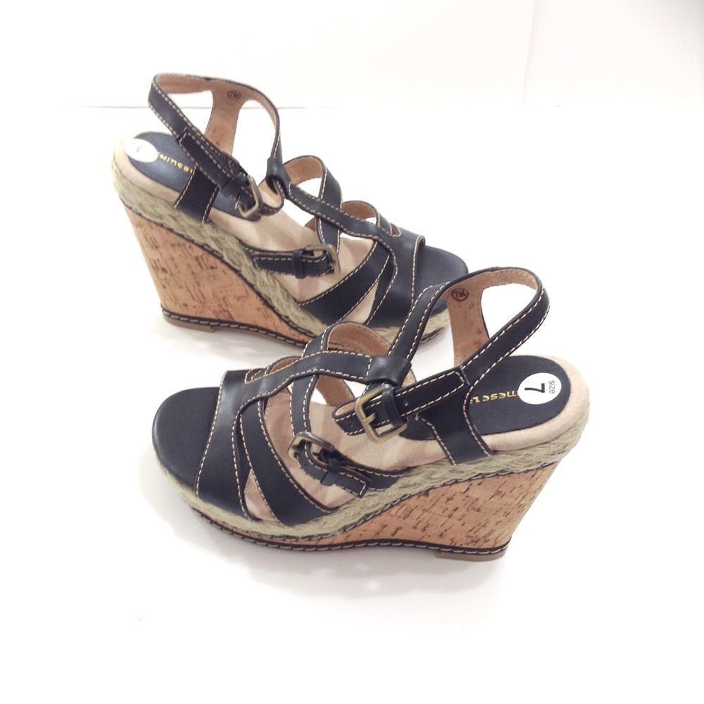 Chinese Laundry Strappy Wedge Sandals NWOT Size 7